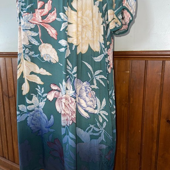 Women's Edme &Esyllte Anthropologie Blue Floral Gradient Flowy Top M - Picture 3 of 8